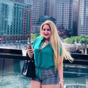 Meet your Posher, Alicia